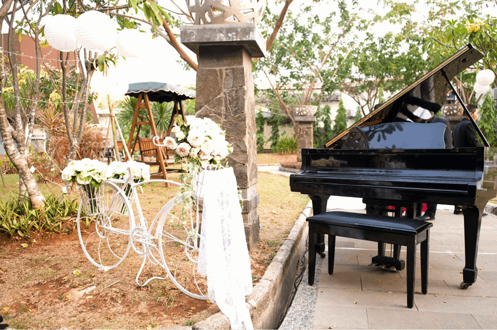 how-a-grand-piano-can-give-your-wedding-that-touch-of-magic